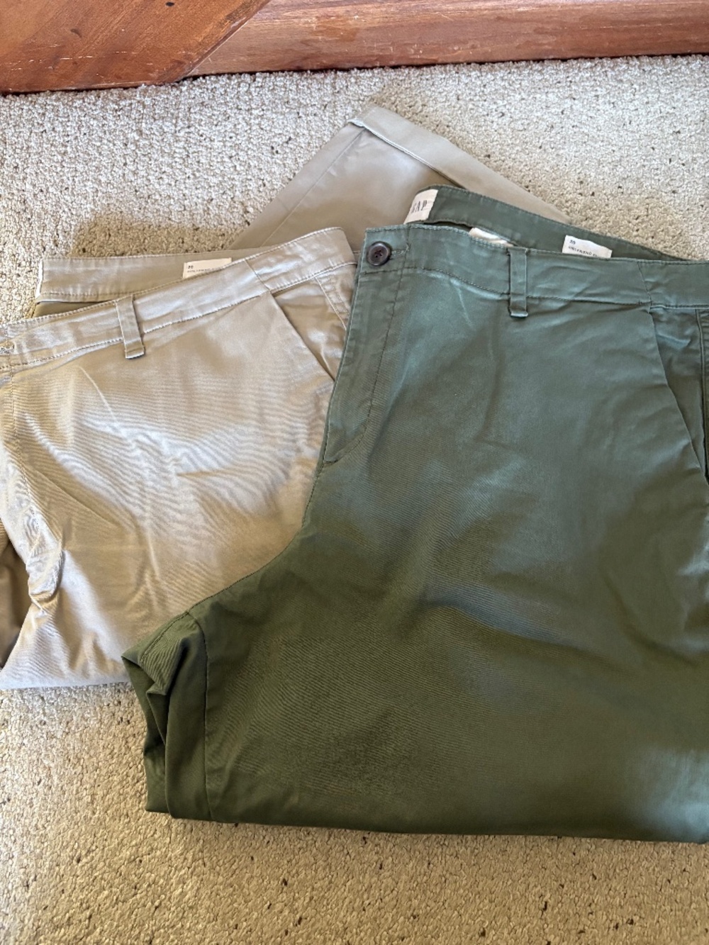 EUC Gap Girlfriend Khaki Cropped Pants Sz. 20